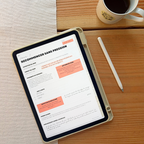 Parcours Aurora sur iPad avec une fiche d’accompagnement spirituel remplie et annotée